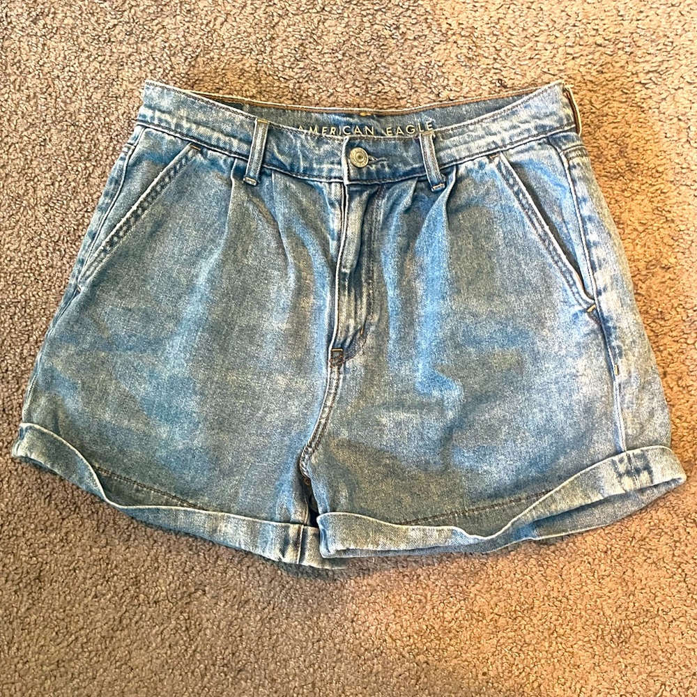 American Eagle mom shorts